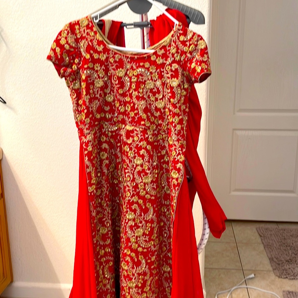 Beautiful Indian suit m/l